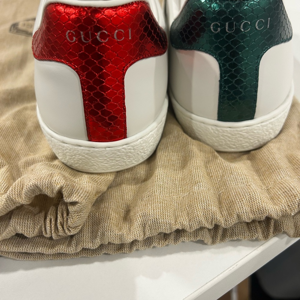 Gucci Men's White Sneakers with Red and Green Accents - Picture 2 of 4